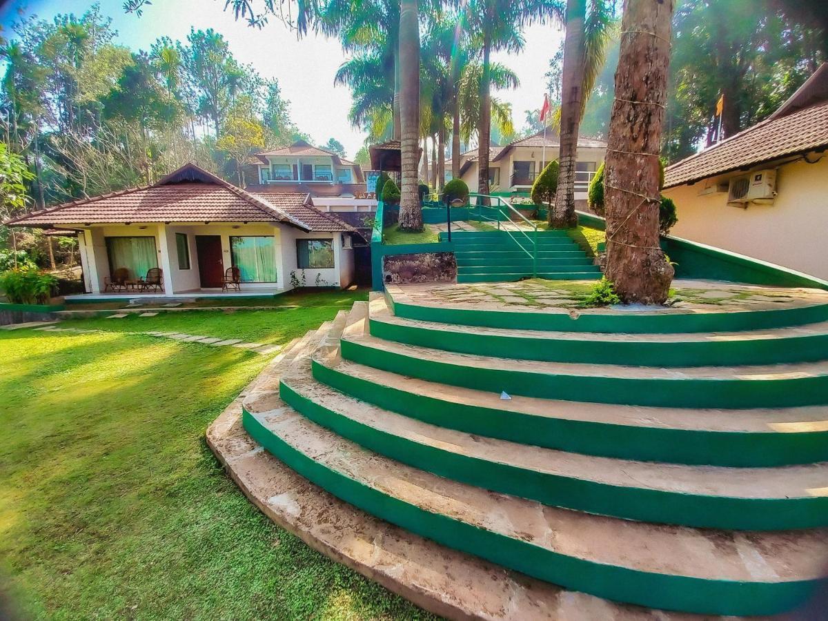 The Wave Lakeview Resort & Spa Ваянад Экстерьер фото